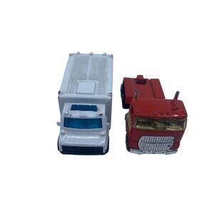 Hot Wheels Delivery Trucks - 1993 FedEx Truck & 1991 Rapid Stake Bed Truck